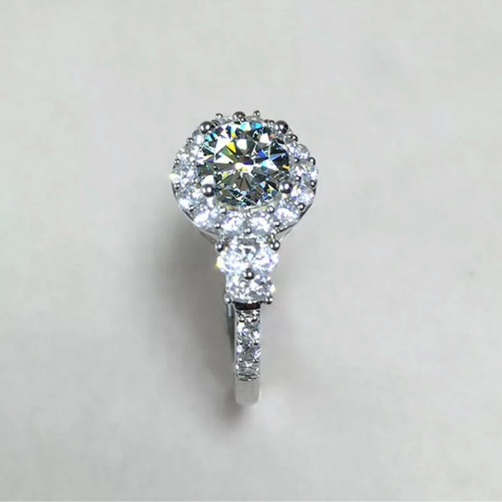 Women Jewelry Gorgeous Round Cut Cubic Zirconia Wedding 925 Silver Rings - Picture 2 of 4